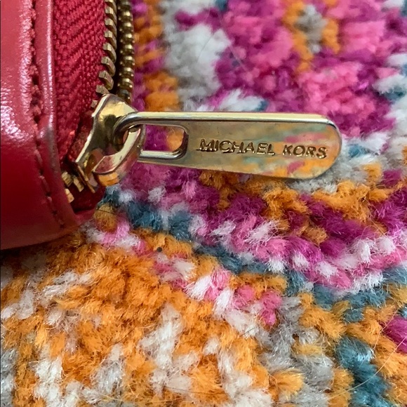 Michael Kors wristlet - Picture 5 of 6